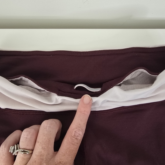 Lululemon Run Track Time Crop Leggings Size 6 Bordeaux Drama/ Pretty Pink - Picture 8 of 12